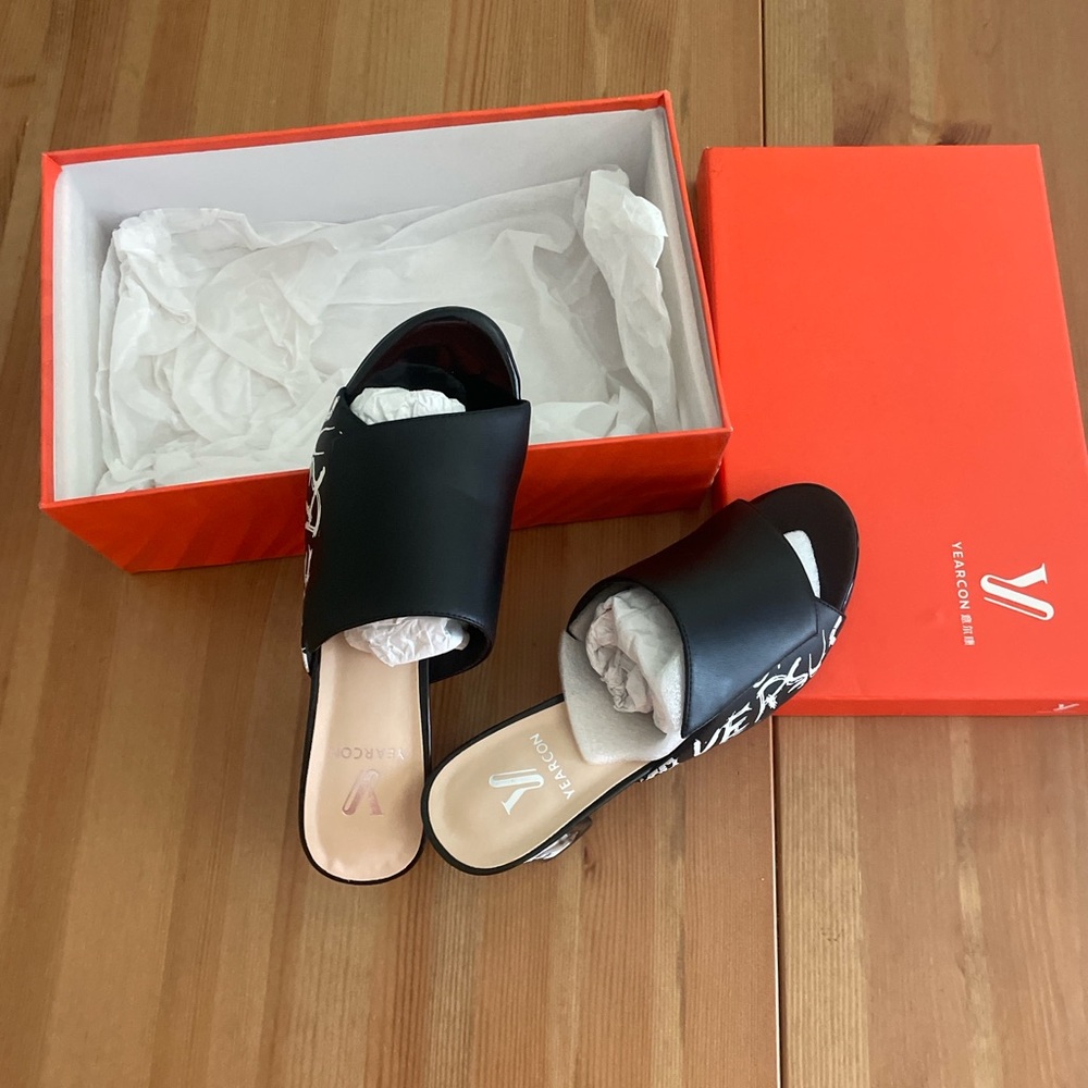 Black Women's Slide Sandals